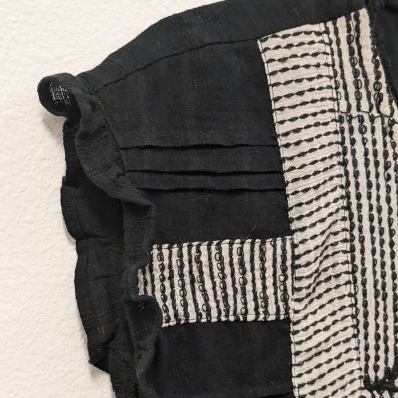 Böhme Black White Embroidered with Patch Fabric Short Sleeve Boho Top sz S - Picture 6 of 10